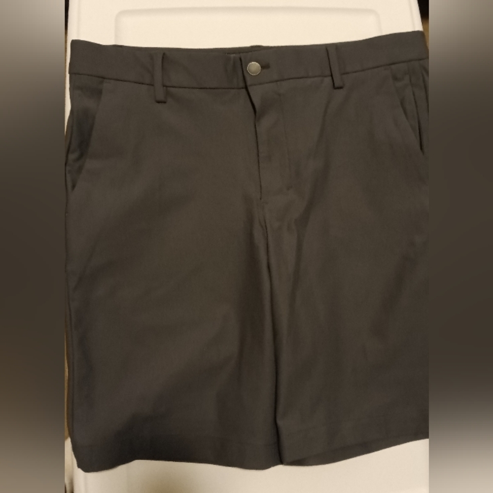 George's "Dockers like" Charcoal gray shorts